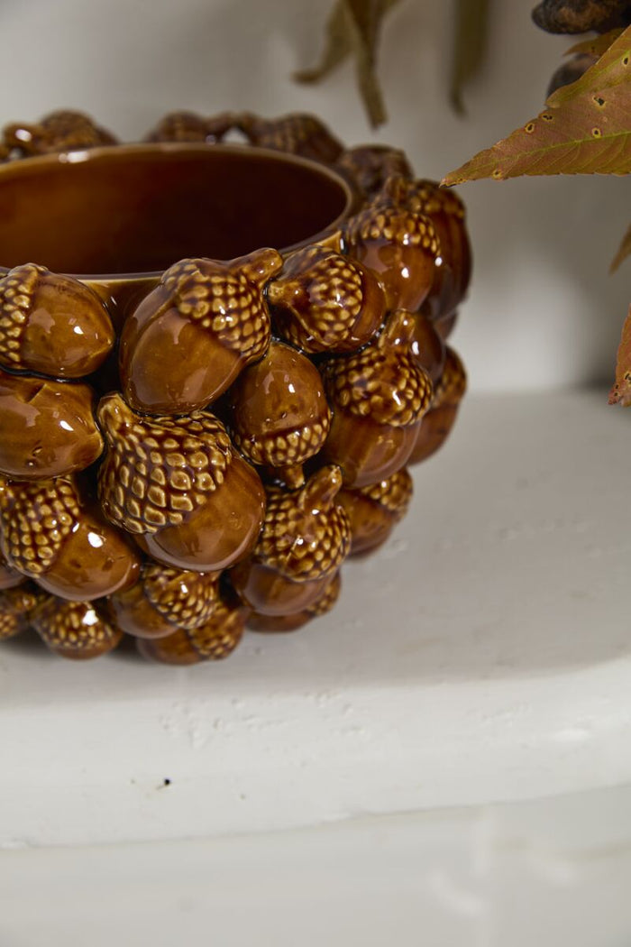 Acorn Pot