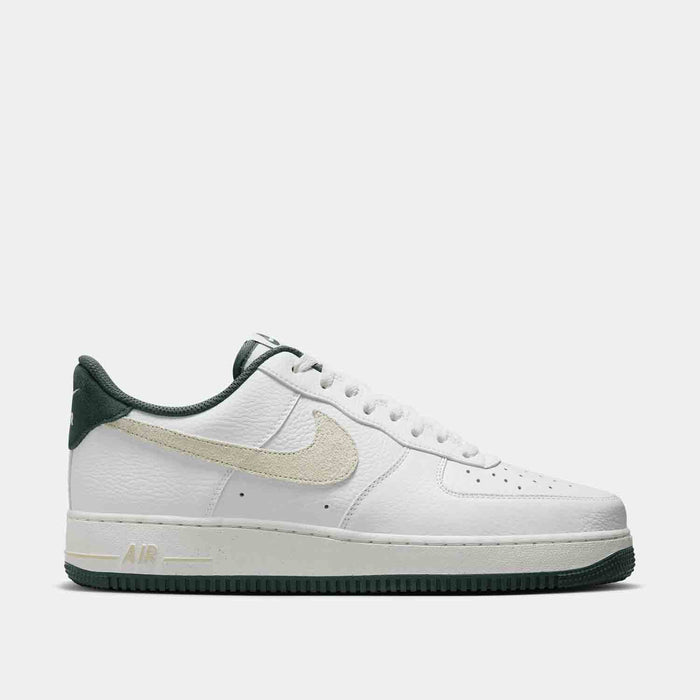 Side view of the Nike Men's Air Force 1 '07.