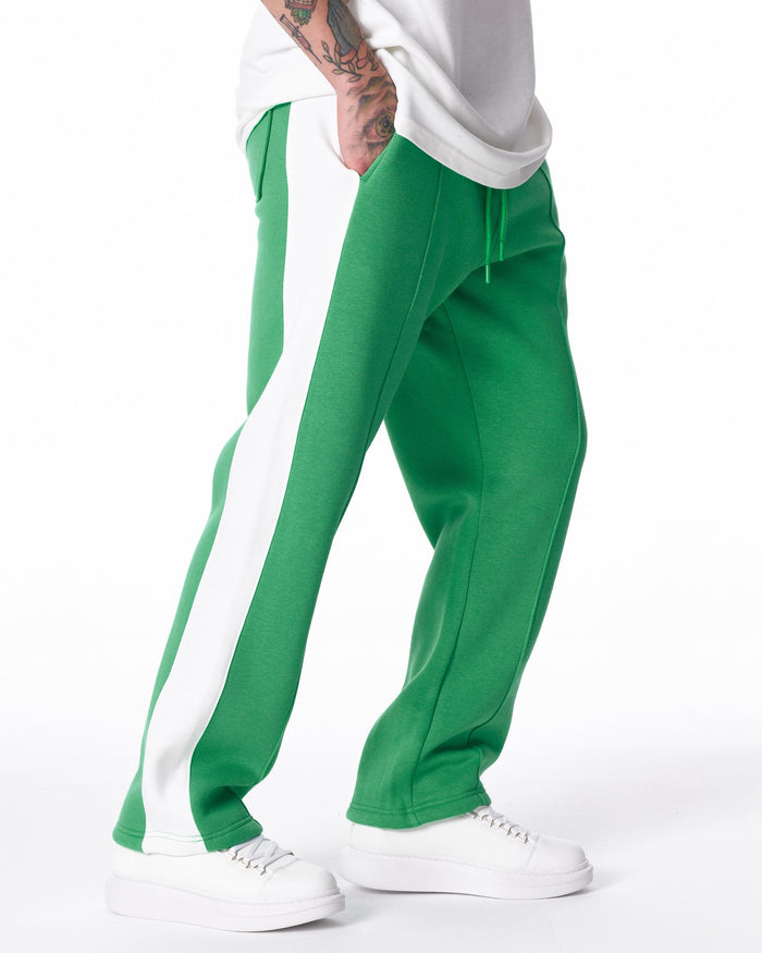 Street Style Green Sweatpants With White Stripes (4)