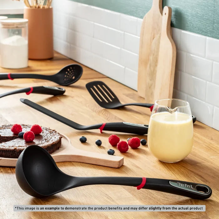 Tefal Ingenio Nylon Ladle K2060114 in use